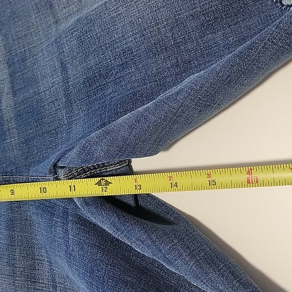 Chico's Blue Embroidered Cropped Jeans Sz 2.5 - Picture 7 of 16